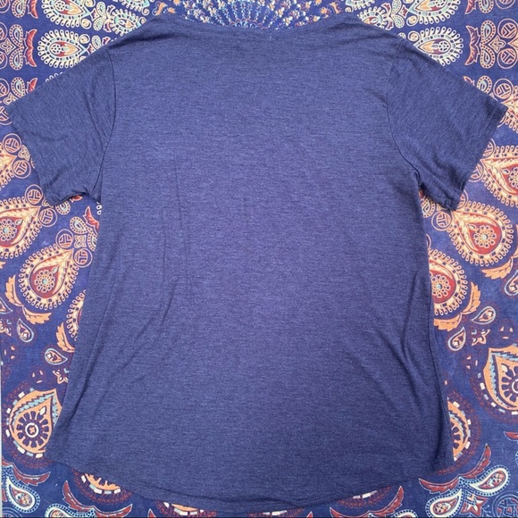 3for$10🌸 OneWorld T-shirt Size Medijm - Picture 3 of 3